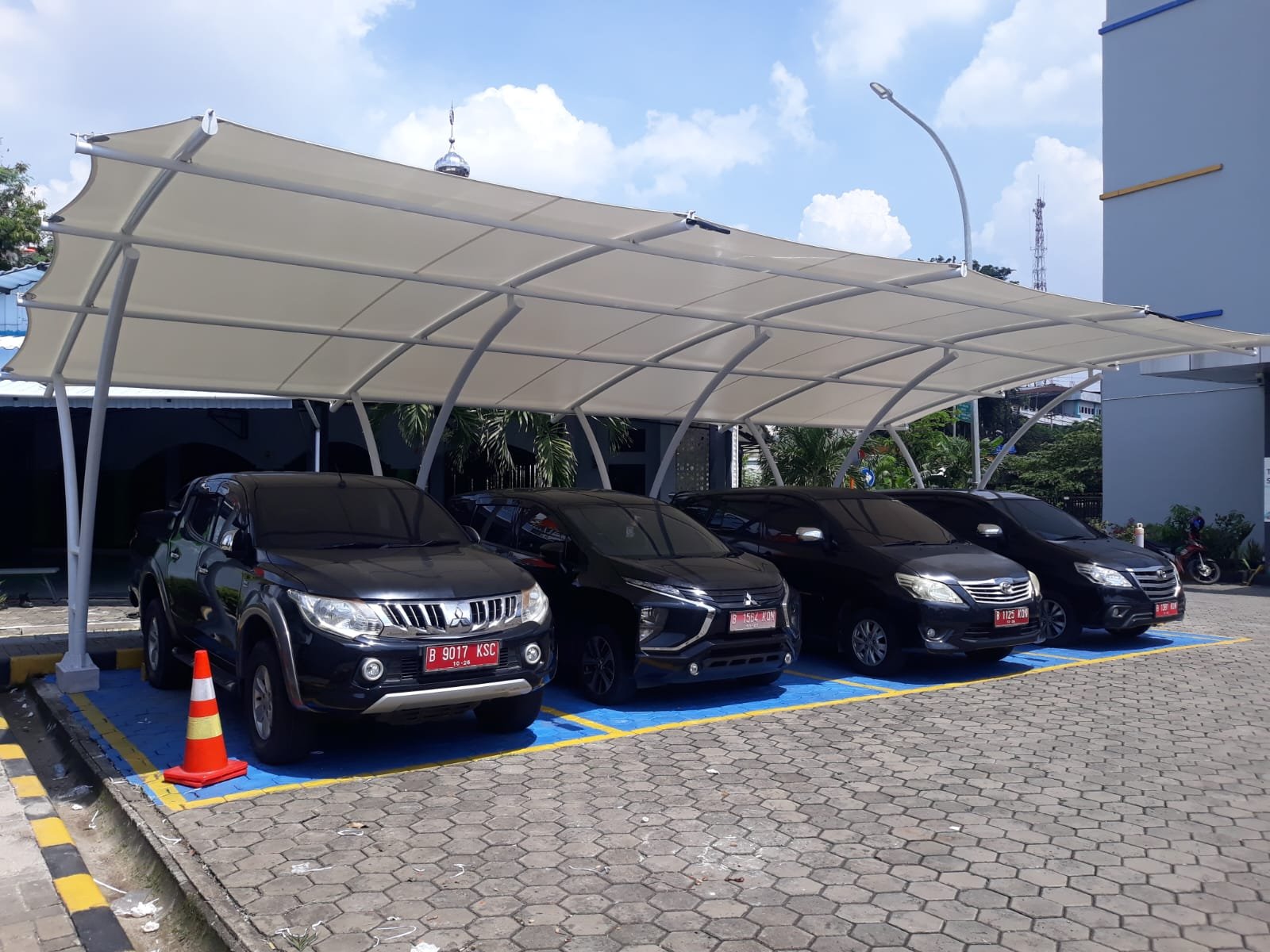 Carport Gedung